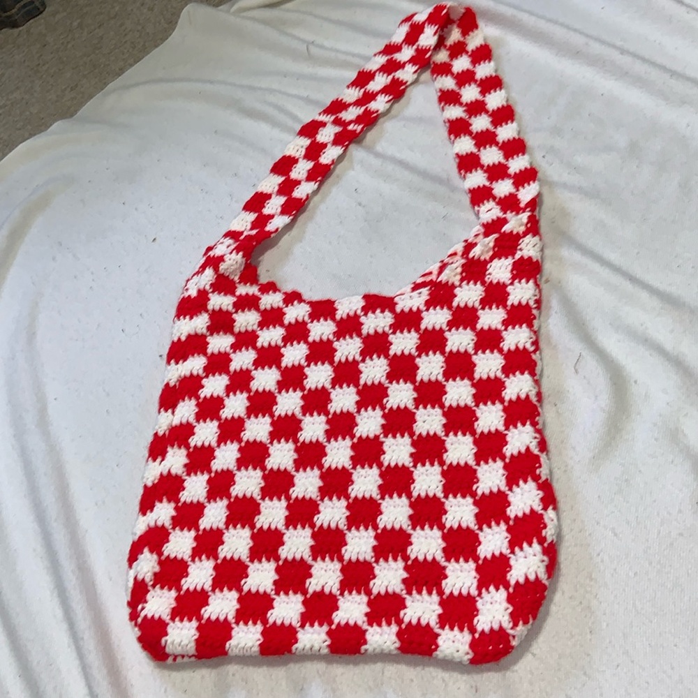 Beautiful hand, crocheted checkerboard shoulder bag, Crossbody, red and white